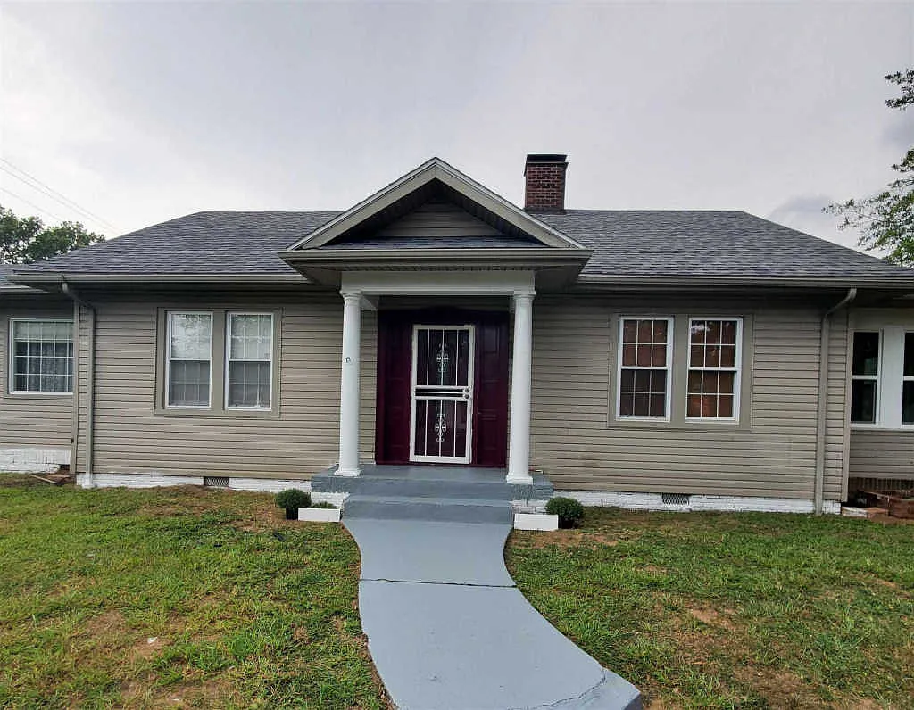 1501 S Grand Ave photo 1