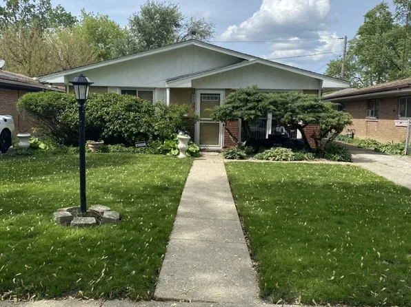 1521 E 13th Pl, Ford Heights, IL 60411