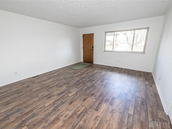 3rd image of 6137 Rosecrest Dr