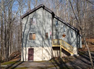 69 Woodview Ter, Lake Ariel, PA 18436