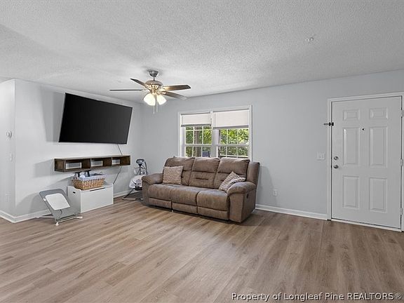 4th image of 137 Fullers Way