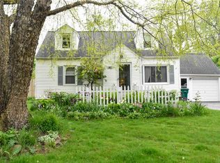 915 Denise Rd, Rochester, NY 14616