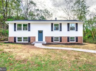 17 Lightcap Rd, Pottstown, PA 19464