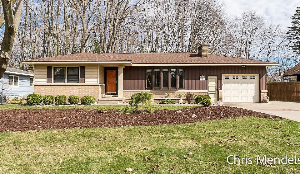 1st image of 313 Robbins Rd