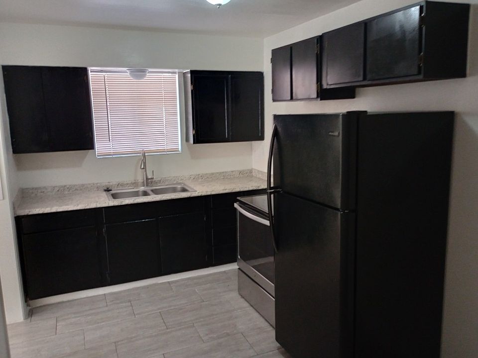 1st image of 510 W Frontier St #D