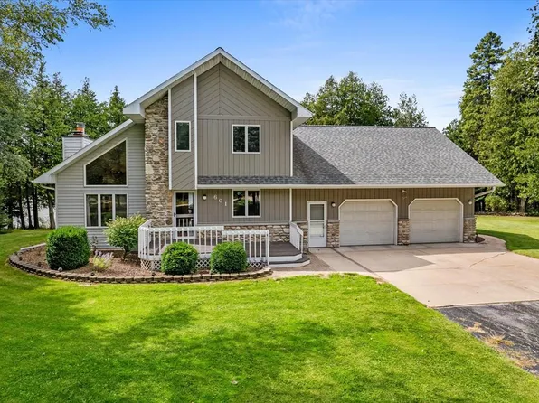 601 Sleepy Hollow Dr, Sturgeon Bay, WI 54235