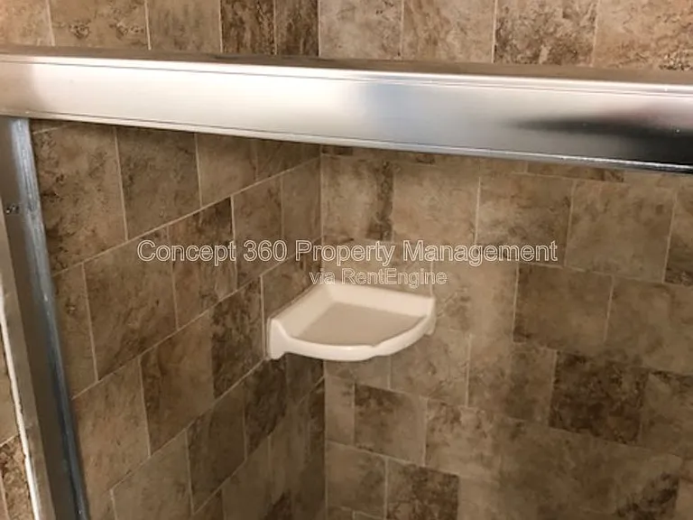 2934 E 11th St #101 — Photo 24