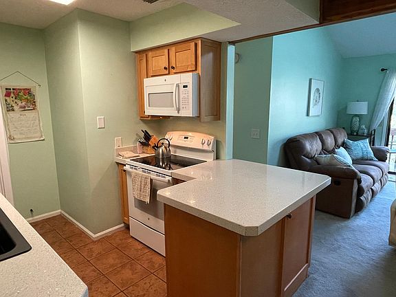 3rd image of 2745 Forest Ridge Dr #(i-5)