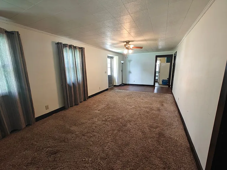 1110 S Meridian St — Photo 14