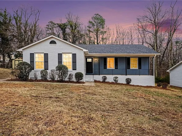 4055 Village Pl, Winston Salem, NC 27127