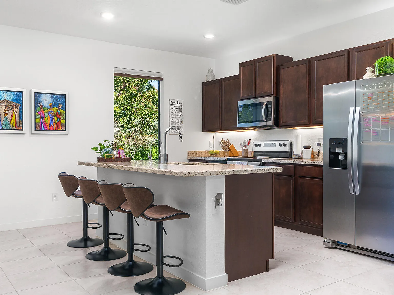 4 bed, 2.5 bath, 1844 sqft, $3,500 — Photo 3