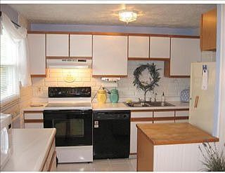 4th image of 156 Pinehurst Dr
