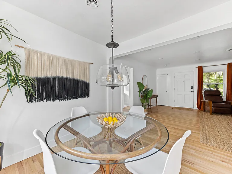 1400 Gordon Ave — Photo 6