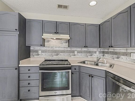 4th image of 4557 Antelope Ln