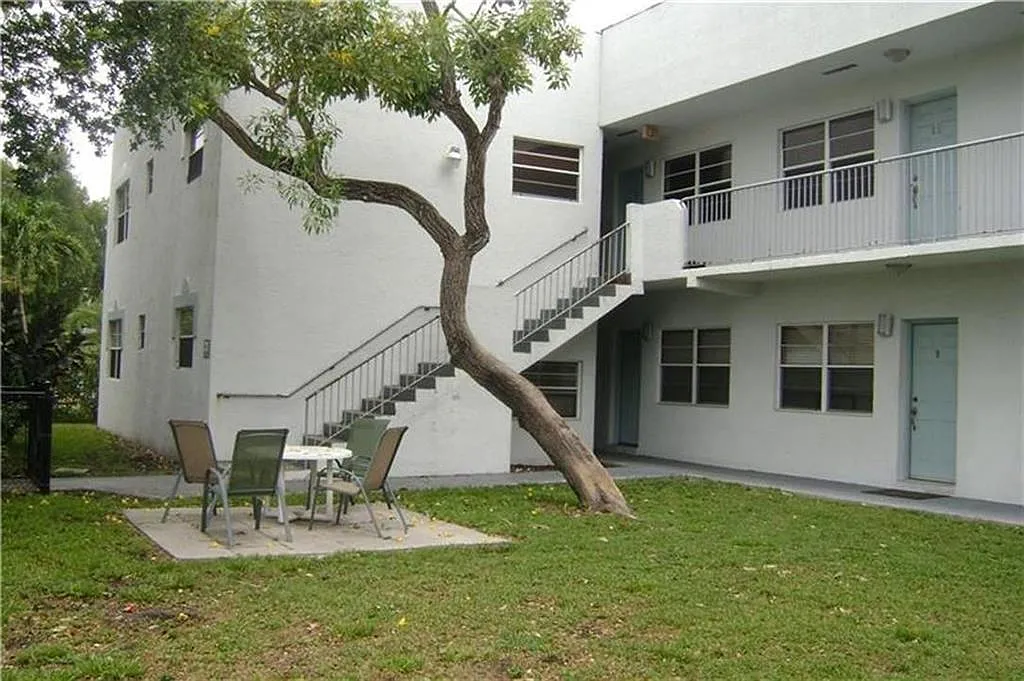 1 bed, 1.0 bath, 581 sqft, $1,800 — Photo 3