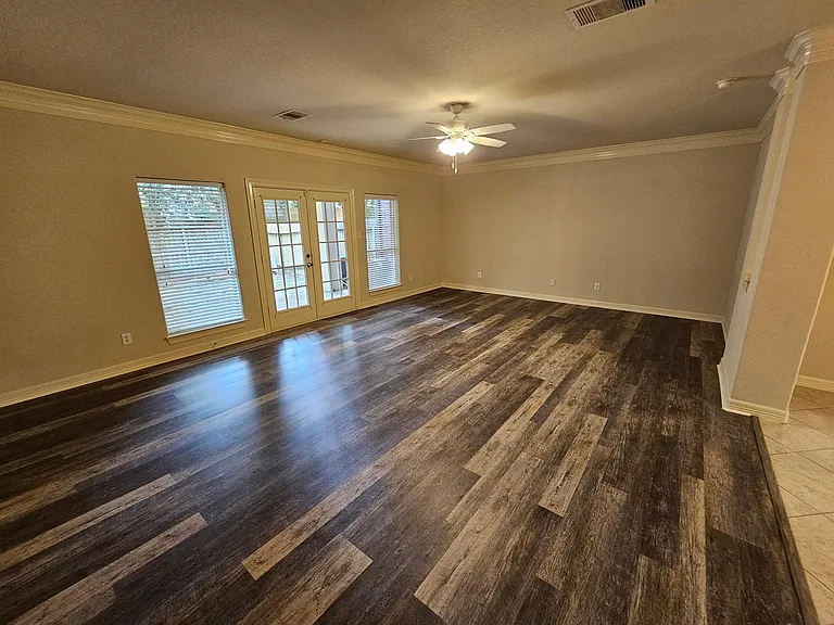 503 Birdsong Dr — Photo 8