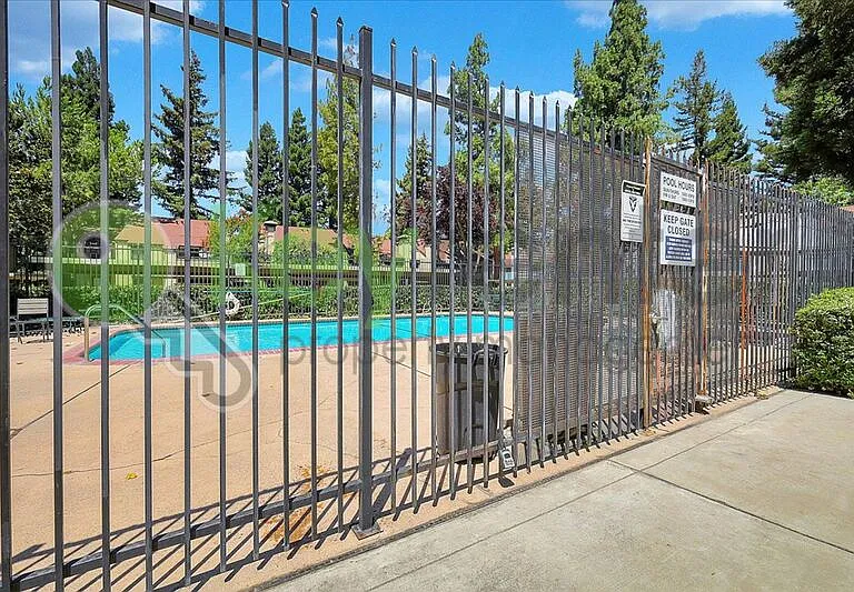 600 Del Verde Cir #2 — Photo 31