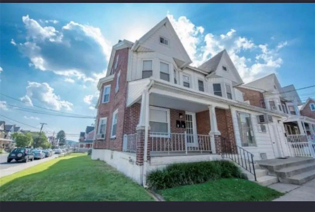 1 bed, 1.0 bath, 1000 sqft, $1,495 — Photo 1