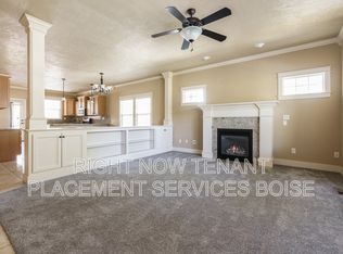 994 E Winding Creek Dr, Eagle, ID 83616