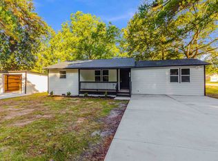 203 Hinnant St, Selma, NC 27576