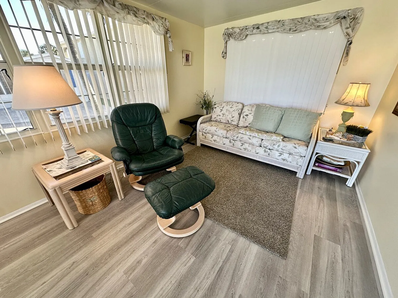 2 bed, 2.0 bath, $4,930 — Photo 2