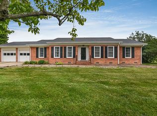 121 Lee St, Montross, VA 22520