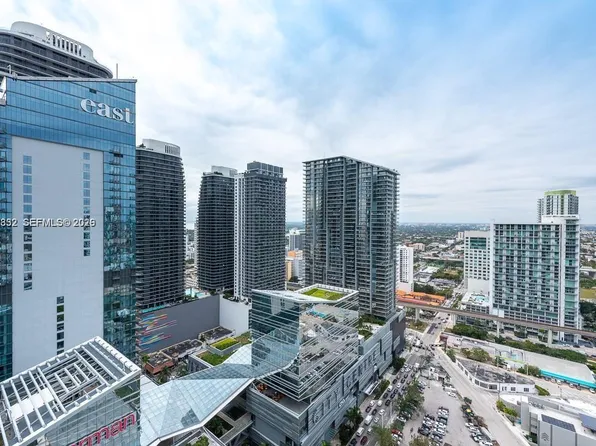 68 SE 6th St, Miami, FL