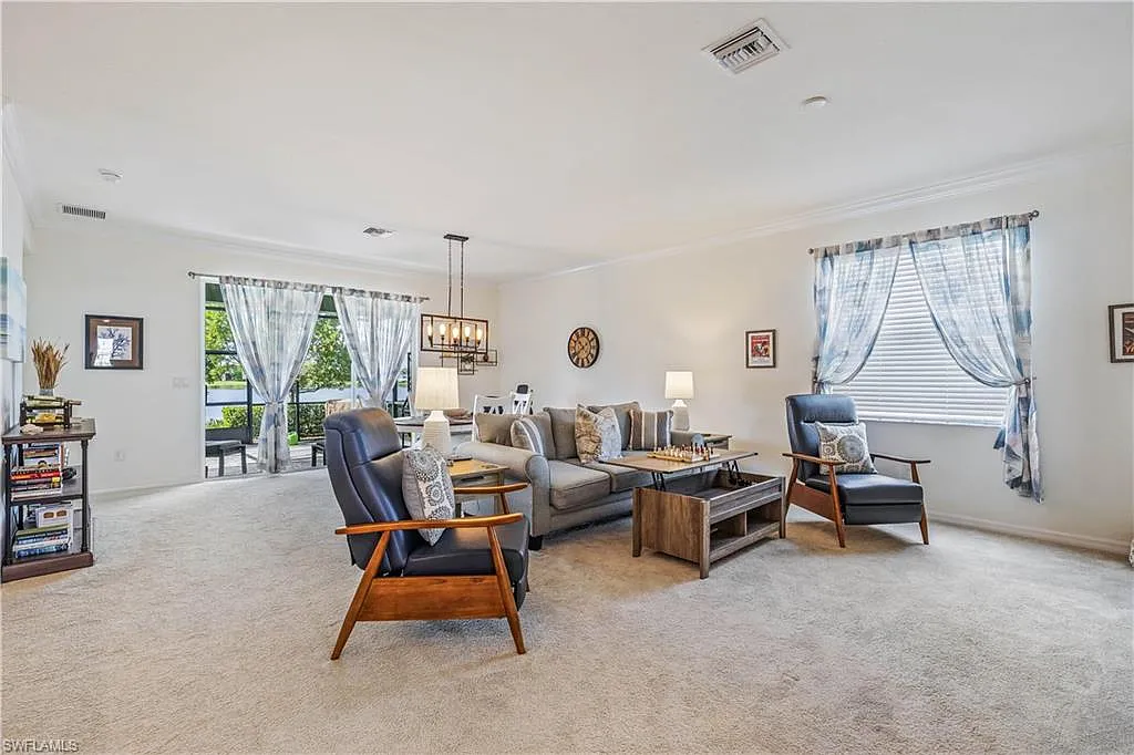 3 bed, 3.0 bath, 1850 sqft, $5,500 — Photo 3