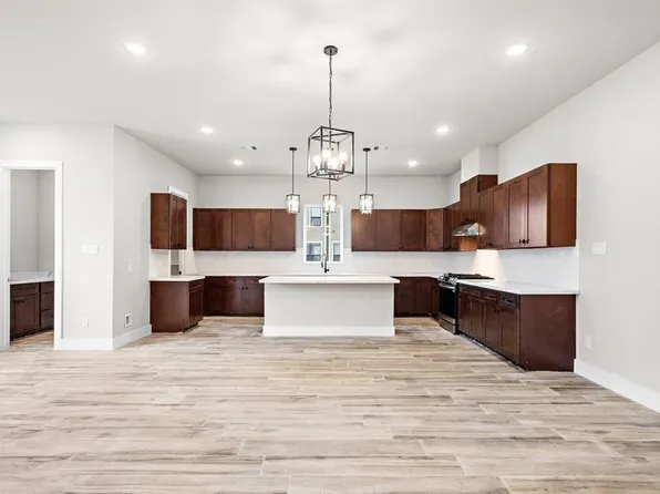 228 W 28th St, Houston, TX 77008