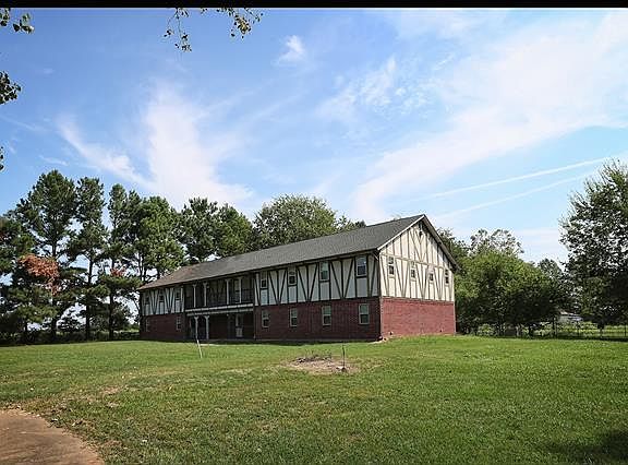 4th image of 18921 Farm Road 1497
