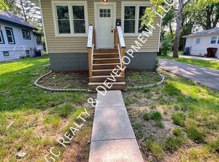 39 N Rebecca St, Glenwood, IL 60425