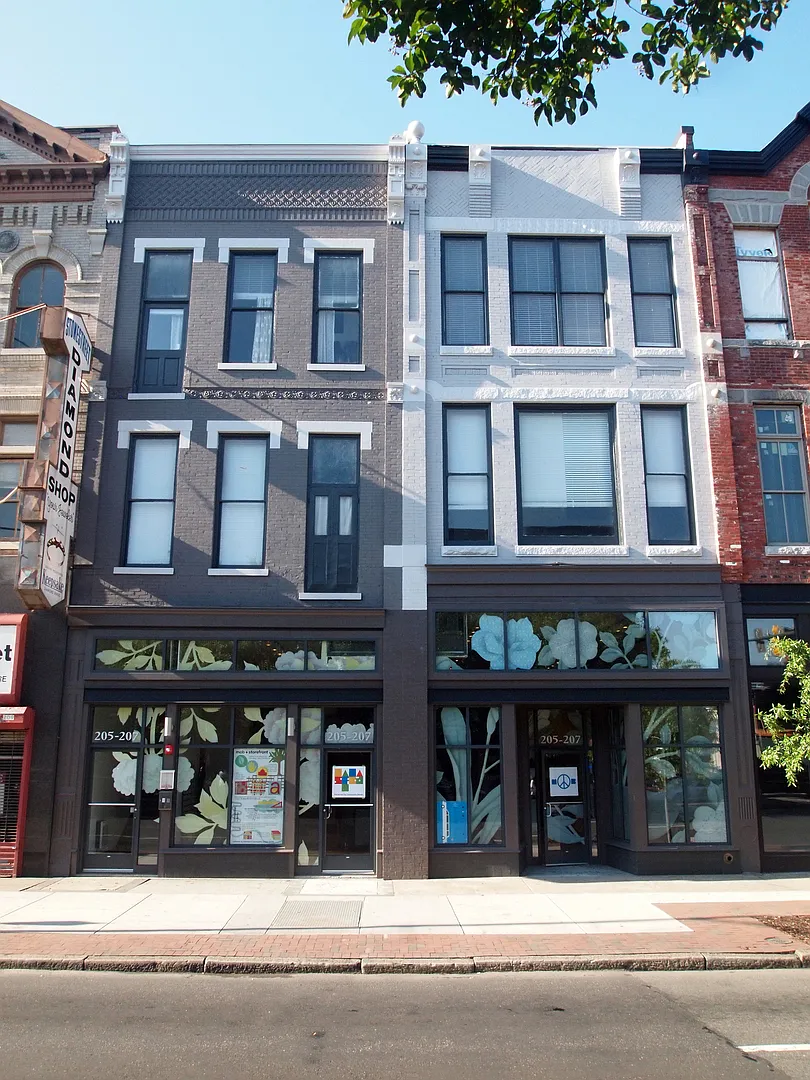 205 E. Broad Street — Photo 4