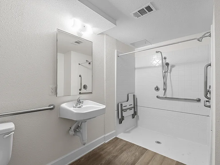 Fairmont Tower Apartments — Photo 25
