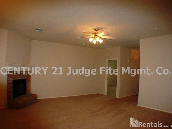 3rd image of 2817 Carolina Dr
