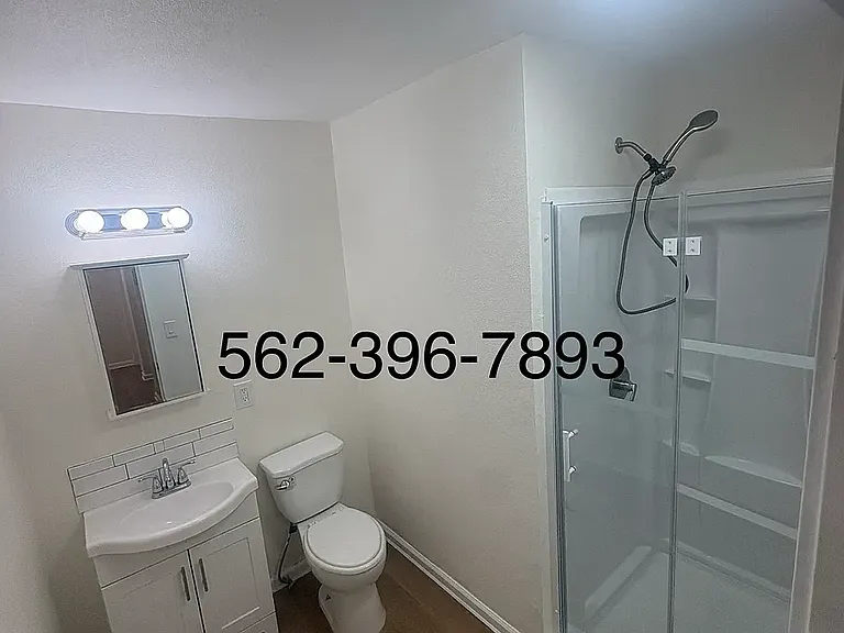 102 E Indigo St #6 — Photo 11