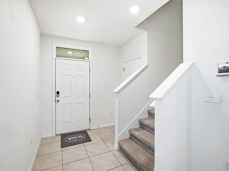 5635 Hollingworth Trl — Photo 4