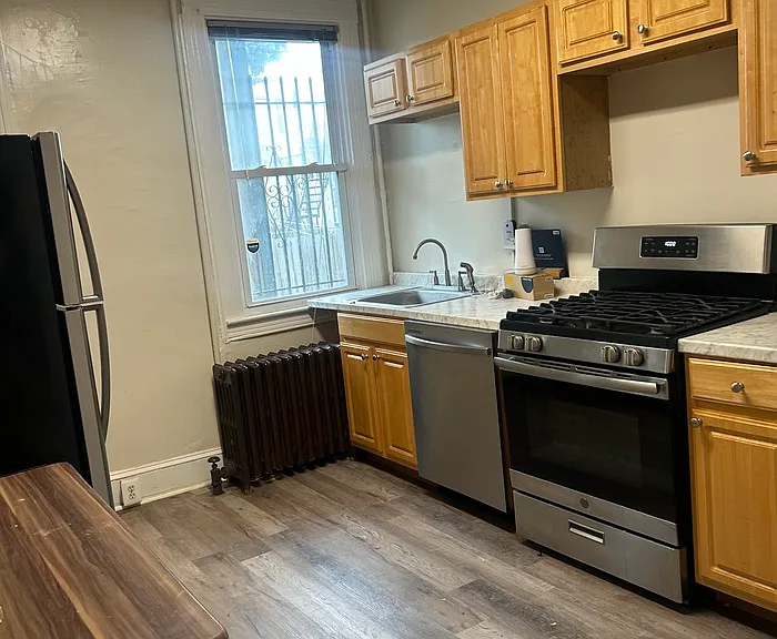 2799 Parkwood Ave — Photo 1