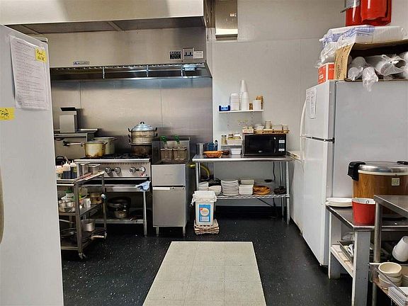 5th image of 6245 N Davis Hwy