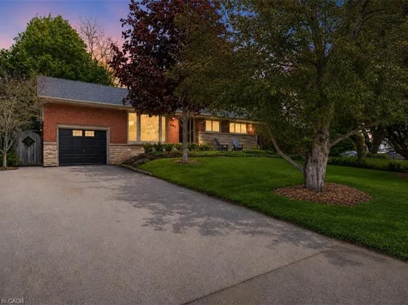 291 Strathcona Dr, Burlington, ON L7L 2C9