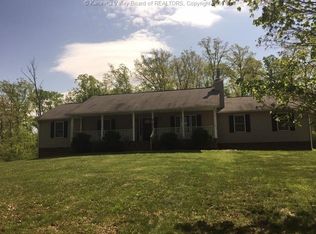 134 Teays Hollow Rd, Hurricane, WV 25526