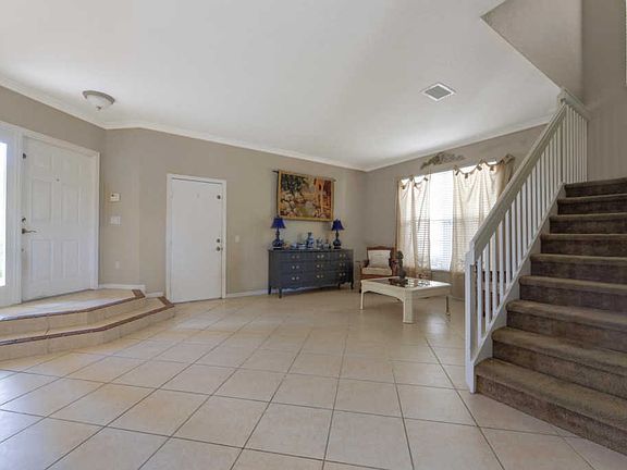 5th image of 5041 Starblaze Dr