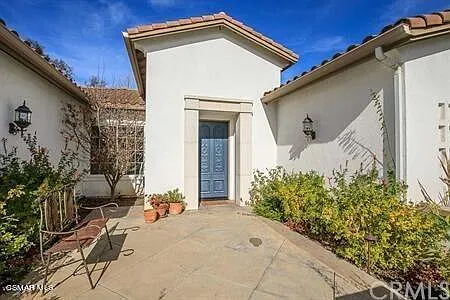 4 bed, 3.5 bath, 3735 sqft, $8,950 — Photo 3