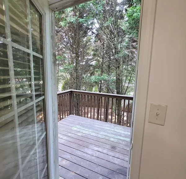 2179 Dillard Xing — Photo 9