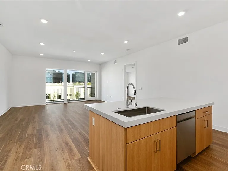 1407 Rivington — Photo 9