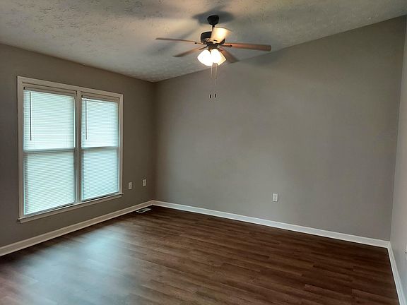 3rd image of 3709 Crutcher Ct