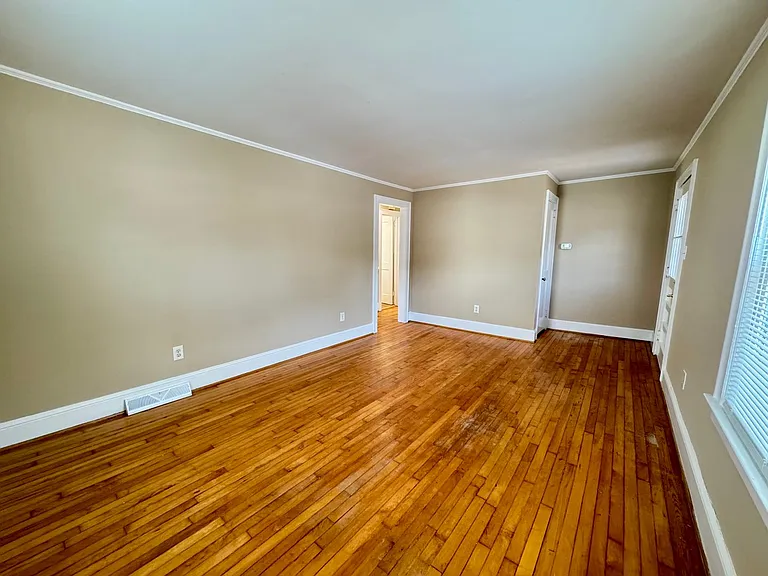 626 N Lunenburg Ave — Photo 3