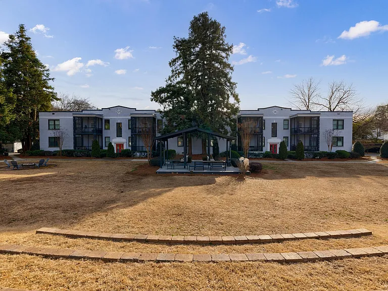 120 Peachtree Memorial Dr NW #4 — Photo 5