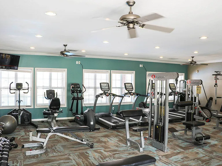 Kensington Park Apartments — Photo 48