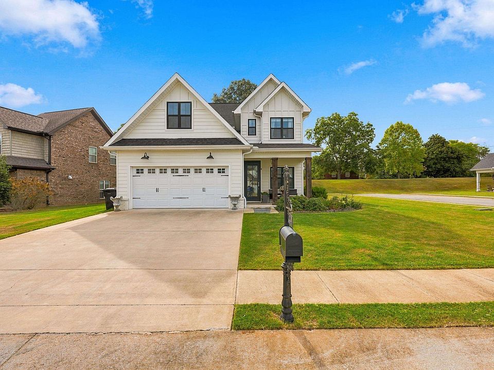 1st image of 300 Hickory Dr
