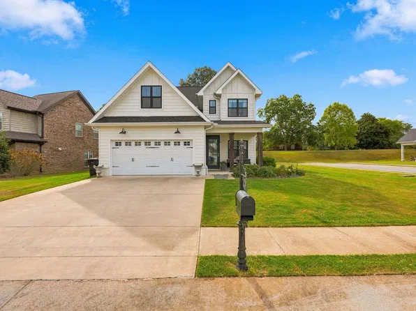 300 Hickory Dr, Muscle Shoals, AL 35661
